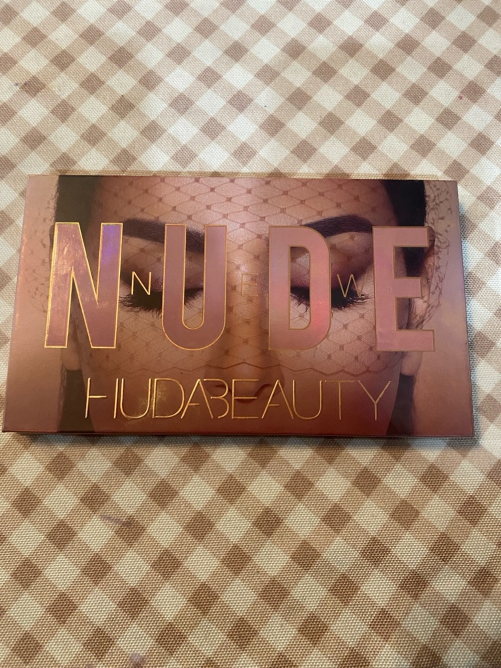 HUDA BEAUTY Nude Eyeshadow Palette - Rose Gold and Warm Brown Accents